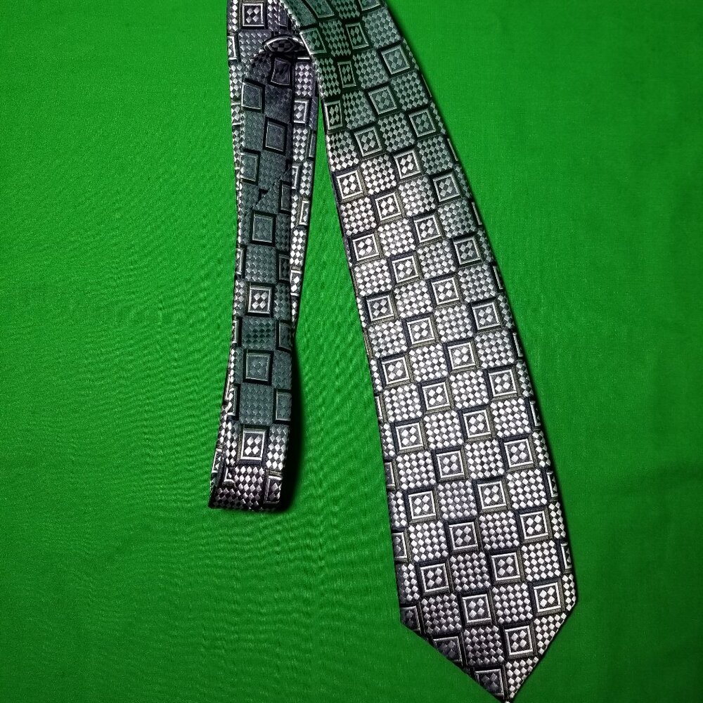 Vitorofolo 100% Silk‎ Made in Italy Ties Men's Purple/Black  Square Classic Tie